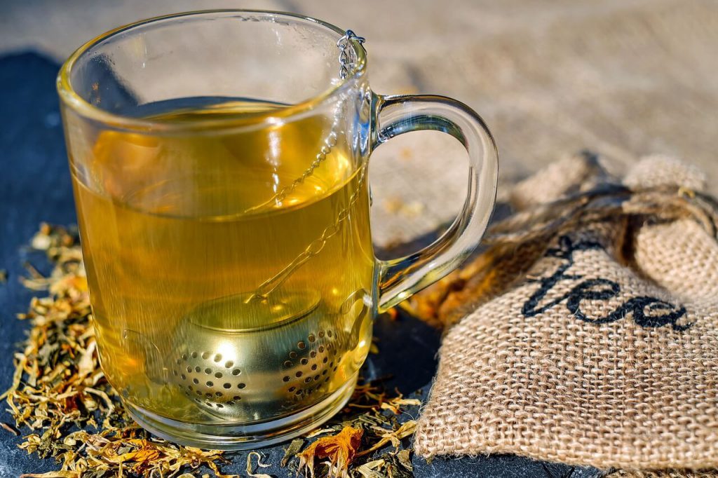 15-best-foods-for-a-healthy-heart-green-tea