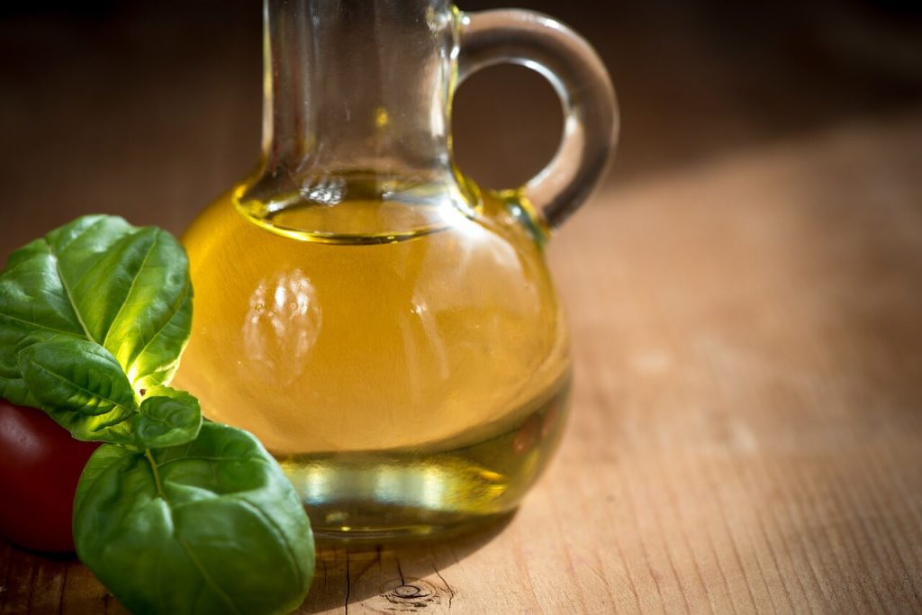 15-best-foods-for-a-healthy-heart-olive-oil