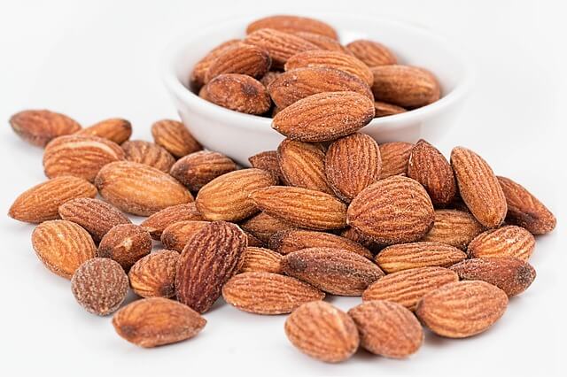 foods-that-aid-sleep-almonds