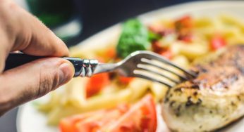 8 signs and symptoms of protein deficiency in your diet