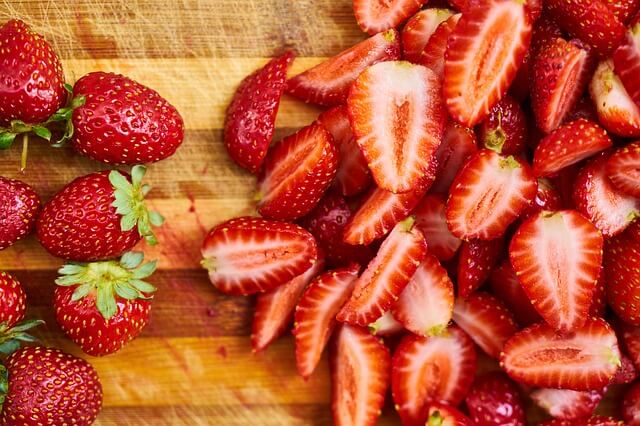 strawberries-best-foods-for-a-good-brain-health
